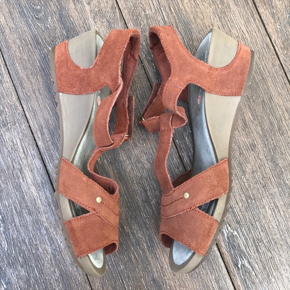 Merrell Revalli Link t-strap sandals size 9 - Picture 6 of 8